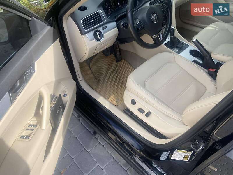 Седан Volkswagen Passat 2013 в Бобрке