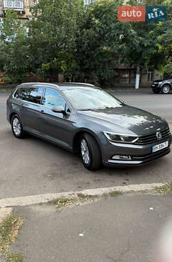 Универсал Volkswagen Passat 2015 в 