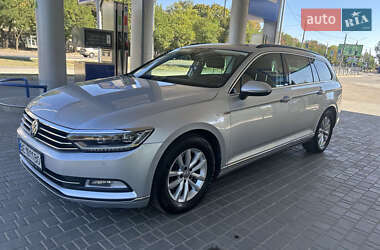 Универсал Volkswagen Passat 2017 в Николаеве