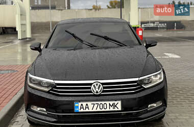 Седан Volkswagen Passat 2015 в Киеве