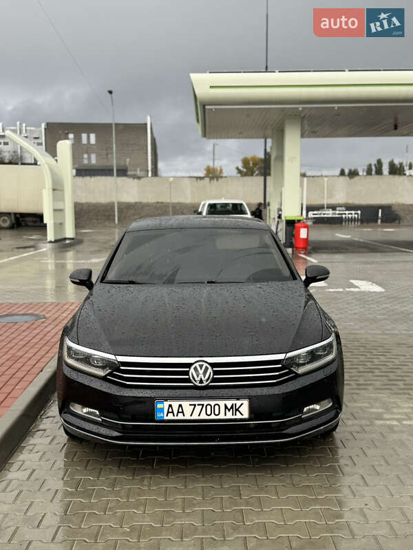Седан Volkswagen Passat 2015 в Киеве