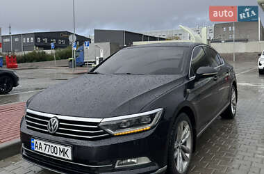 Седан Volkswagen Passat 2015 в 