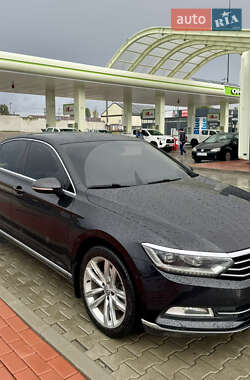 Седан Volkswagen Passat 2015 в 