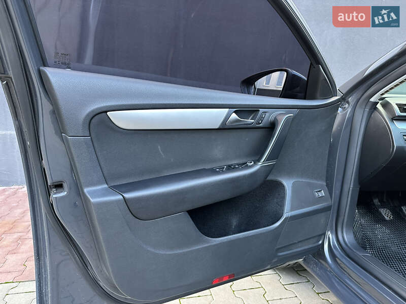 Универсал Volkswagen Passat 2011 в Черновцах фото 13 Универсал Volkswagen Passat 2011 в Черновцах