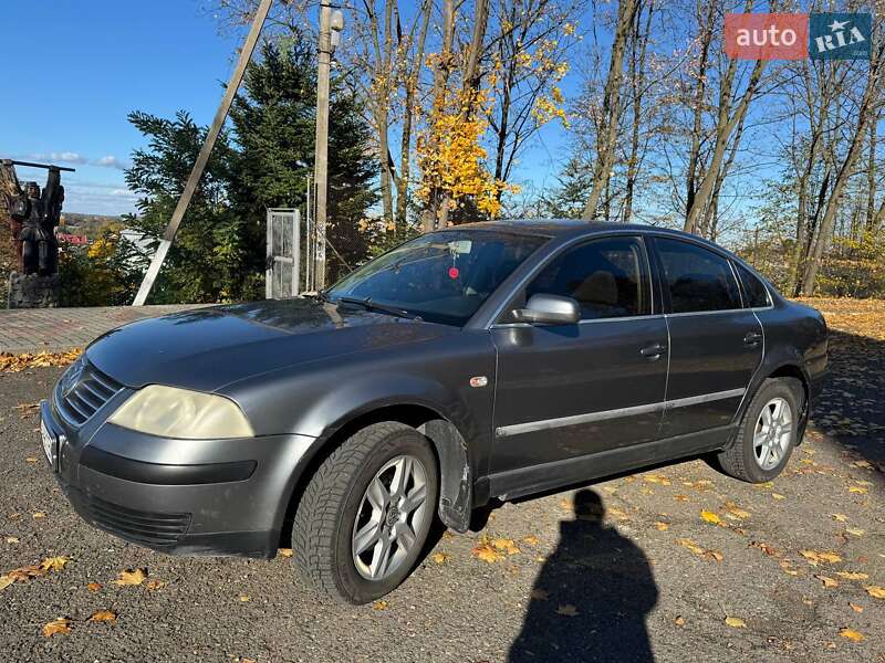 Седан Volkswagen Passat 2002 в Вижнице