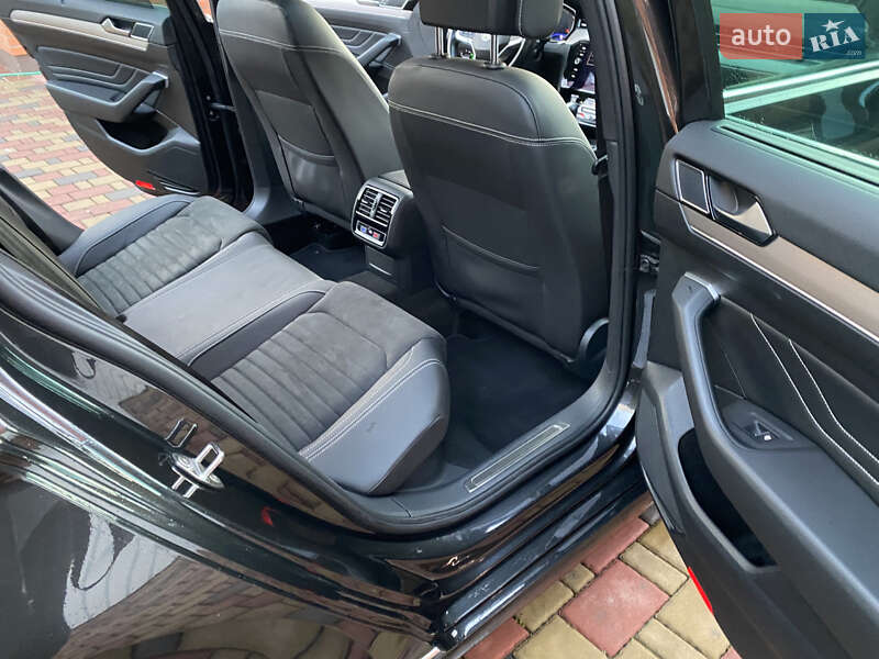 Универсал Volkswagen Passat 2021 в Луцке