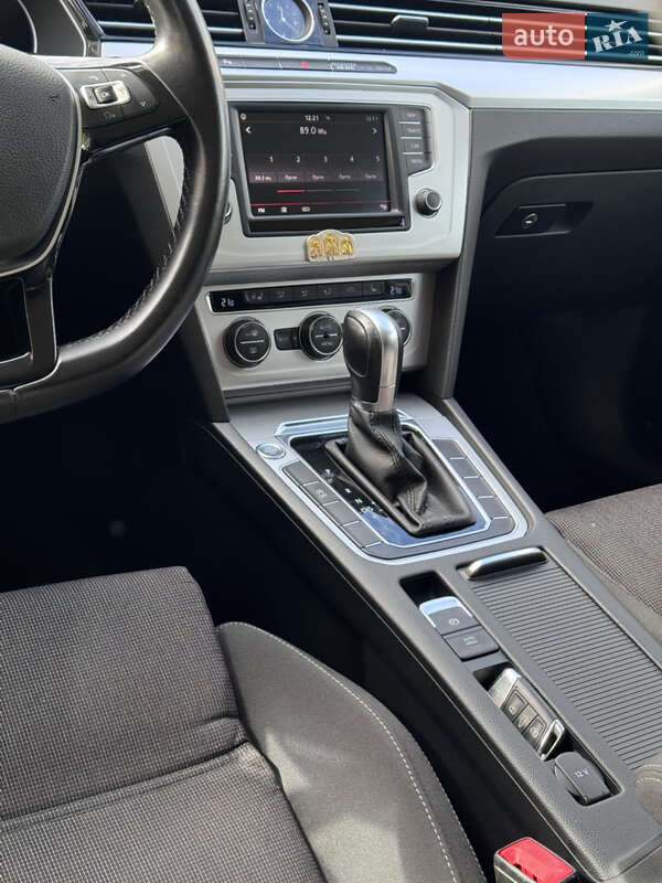 Универсал Volkswagen Passat 2015 в Одессе фото 13 Универсал Volkswagen Passat 2015 в Одессе