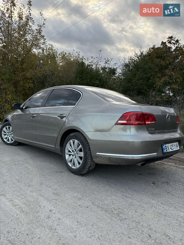 Седан Volkswagen Passat 2013 в Каменец-Подольском