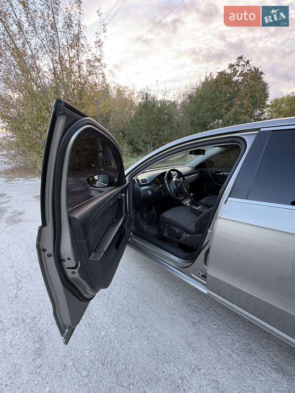 Седан Volkswagen Passat 2013 в Каменец-Подольском