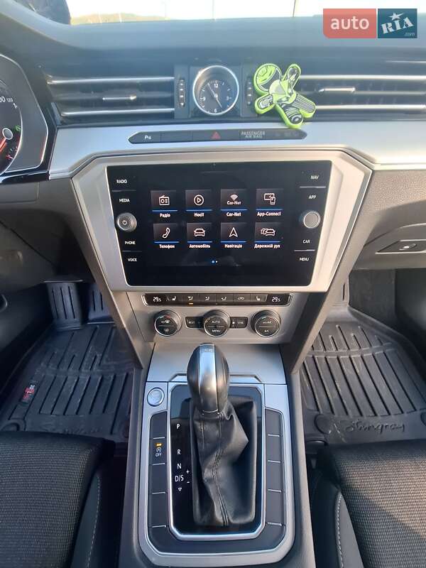 Универсал Volkswagen Passat 2019 в Виноградове фото 9 Универсал Volkswagen Passat 2019 в Виноградове