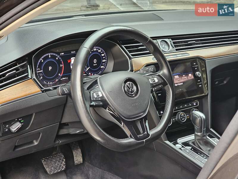 Седан Volkswagen Passat 2017 в Киеве фото 24 Седан Volkswagen Passat 2017 в Киеве