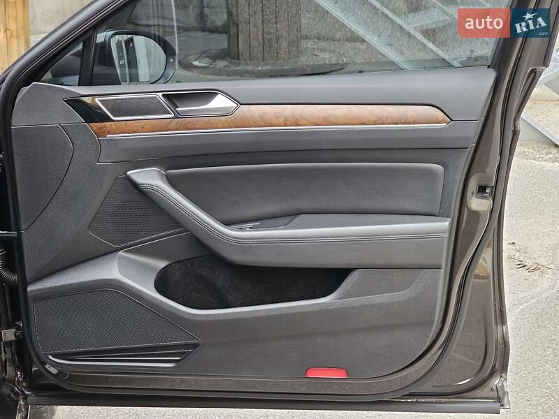 Седан Volkswagen Passat 2017 в Киеве фото 43 Седан Volkswagen Passat 2017 в Киеве