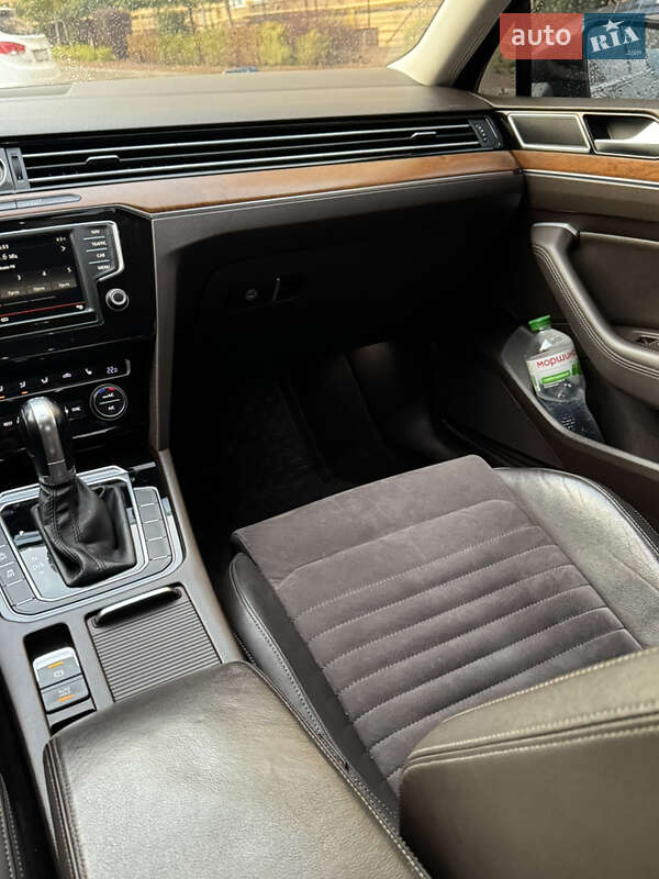 Седан Volkswagen Passat 2015 в Киеве