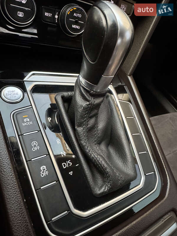 Седан Volkswagen Passat 2015 в Киеве