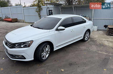 Седан Volkswagen Passat 2017 в Одесі