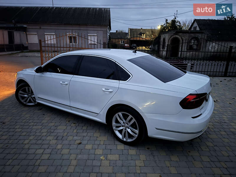 Седан Volkswagen Passat 2017 в Одессе