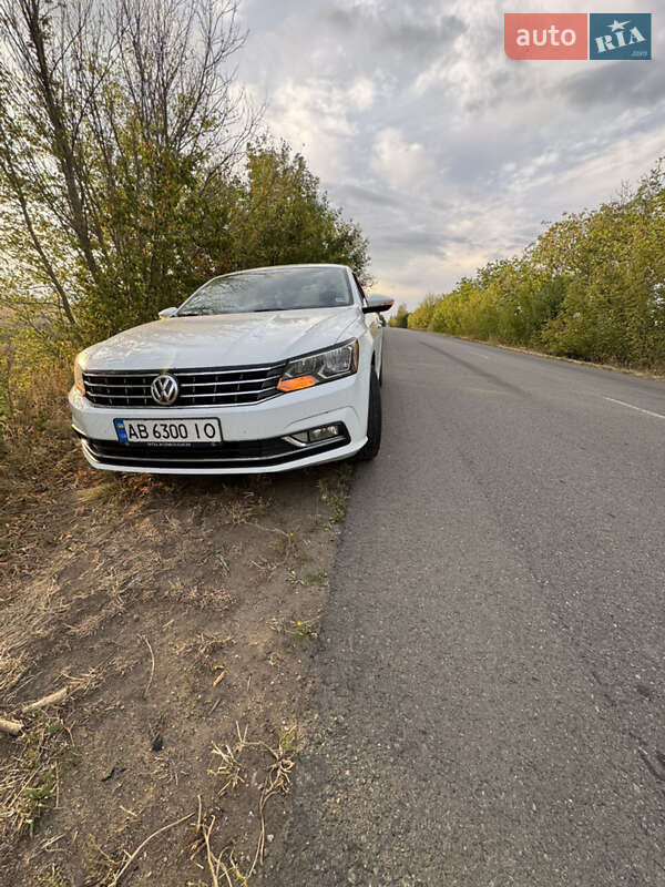 Седан Volkswagen Passat 2017 в Одессе