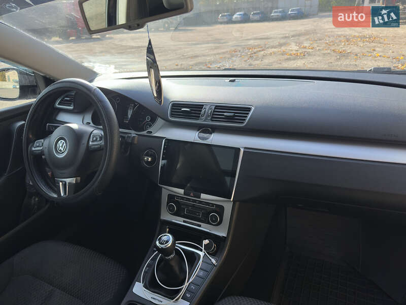 Универсал Volkswagen Passat 2011 в Первомайске