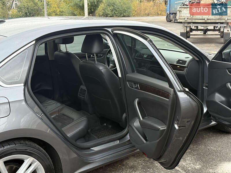 Седан Volkswagen Passat 2013 в Днепре