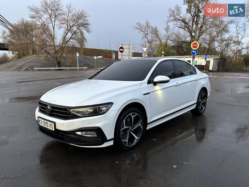 Volkswagen Passat 2021