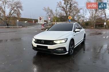 Седан Volkswagen Passat 2021 в Києві
