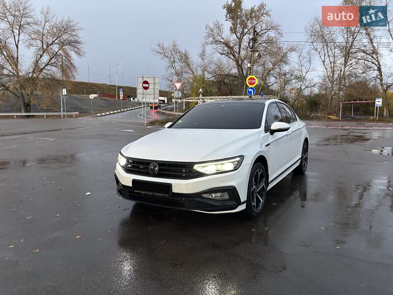 Volkswagen Passat 2021
