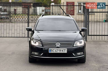 Универсал Volkswagen Passat 2011 в Хусте
