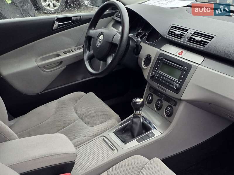 Седан Volkswagen Passat 2005 в Тернополі