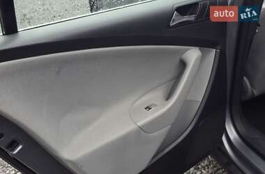 Седан Volkswagen Passat 2005 в 