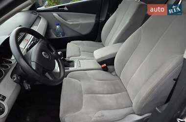 Седан Volkswagen Passat 2005 в 