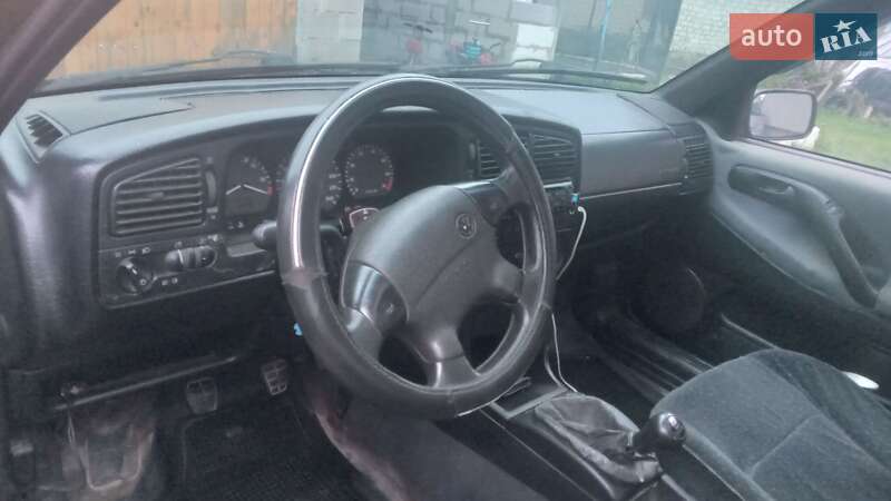 Седан Volkswagen Passat 1994 в Костополе
