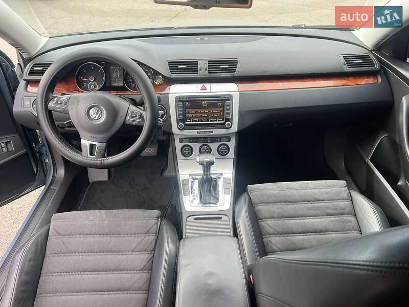 Седан Volkswagen Passat 2009 в Одессе