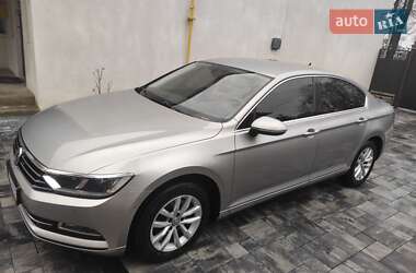 Седан Volkswagen Passat 2015 в Мукачево