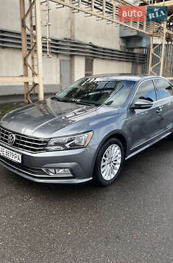 Седан Volkswagen Passat 2016 в Киеве Седан Volkswagen Passat 2016 в Киеве