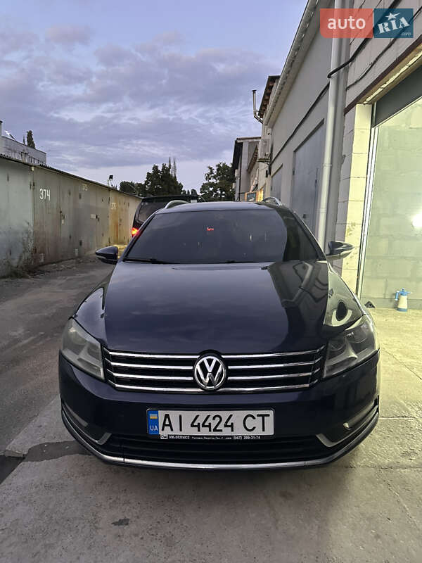 Универсал Volkswagen Passat 2011 в Киеве