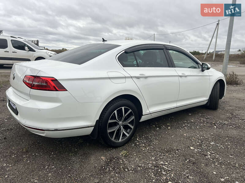 Седан Volkswagen Passat 2018 в Киеве