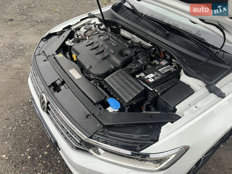 Седан Volkswagen Passat 2018 в Киеве