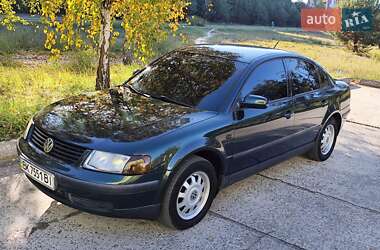 Седан Volkswagen Passat 1997 в 