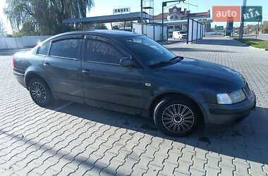 Седан Volkswagen Passat 2000 в 