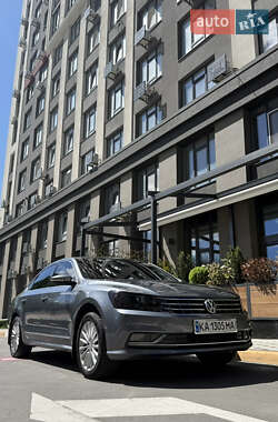 Седан Volkswagen Passat 2016 в 