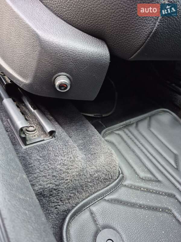 Універсал Volkswagen Passat 2015 в Києві фото 21 Універсал Volkswagen Passat 2015 в Києві