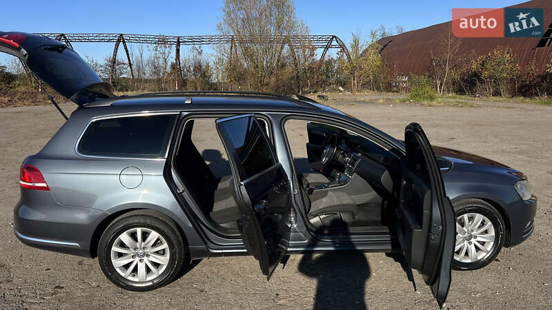 Універсал Volkswagen Passat 2013 в Львові