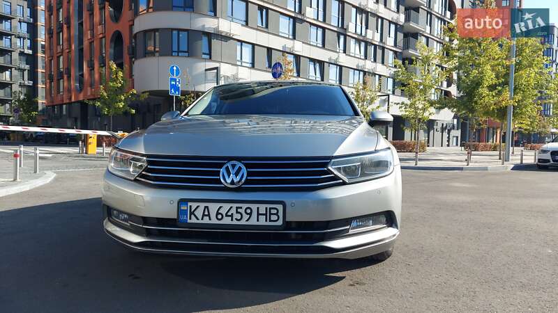 Седан Volkswagen Passat 2016 в Києві