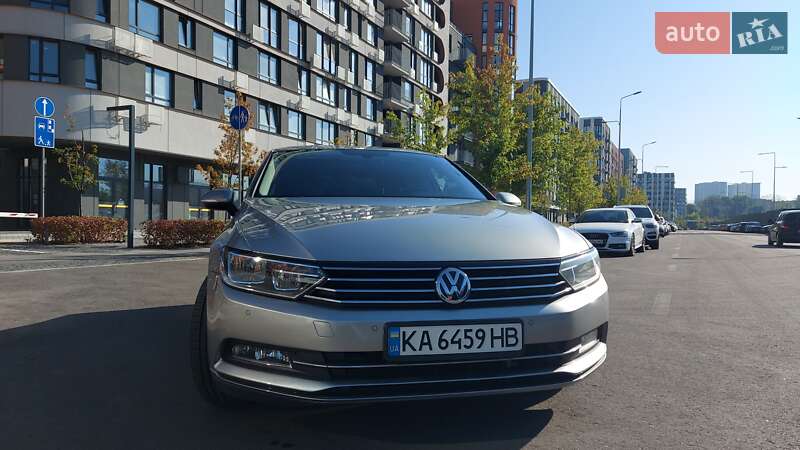 Седан Volkswagen Passat 2016 в Києві