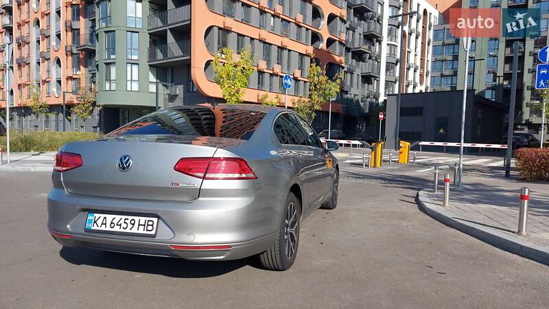 Седан Volkswagen Passat 2016 в Києві