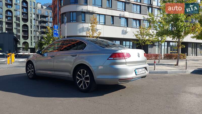 Седан Volkswagen Passat 2016 в Києві