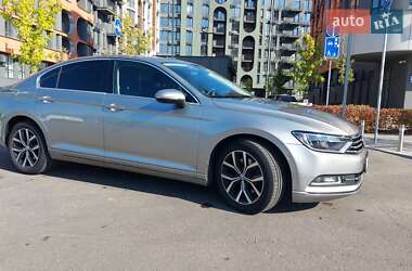 Седан Volkswagen Passat 2016 в 