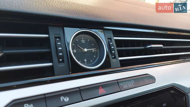 Седан Volkswagen Passat 2016 в Києві