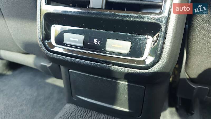Седан Volkswagen Passat 2016 в Києві