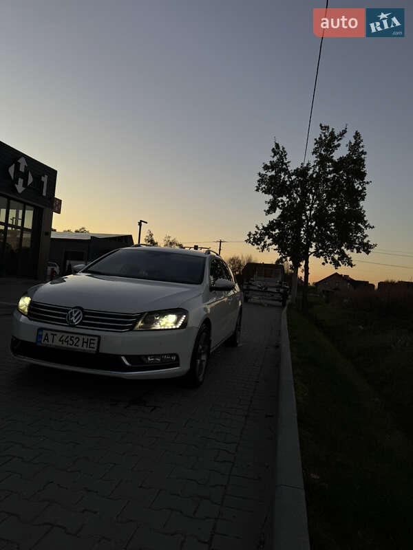 Універсал Volkswagen Passat 2012 в Івано-Франківську